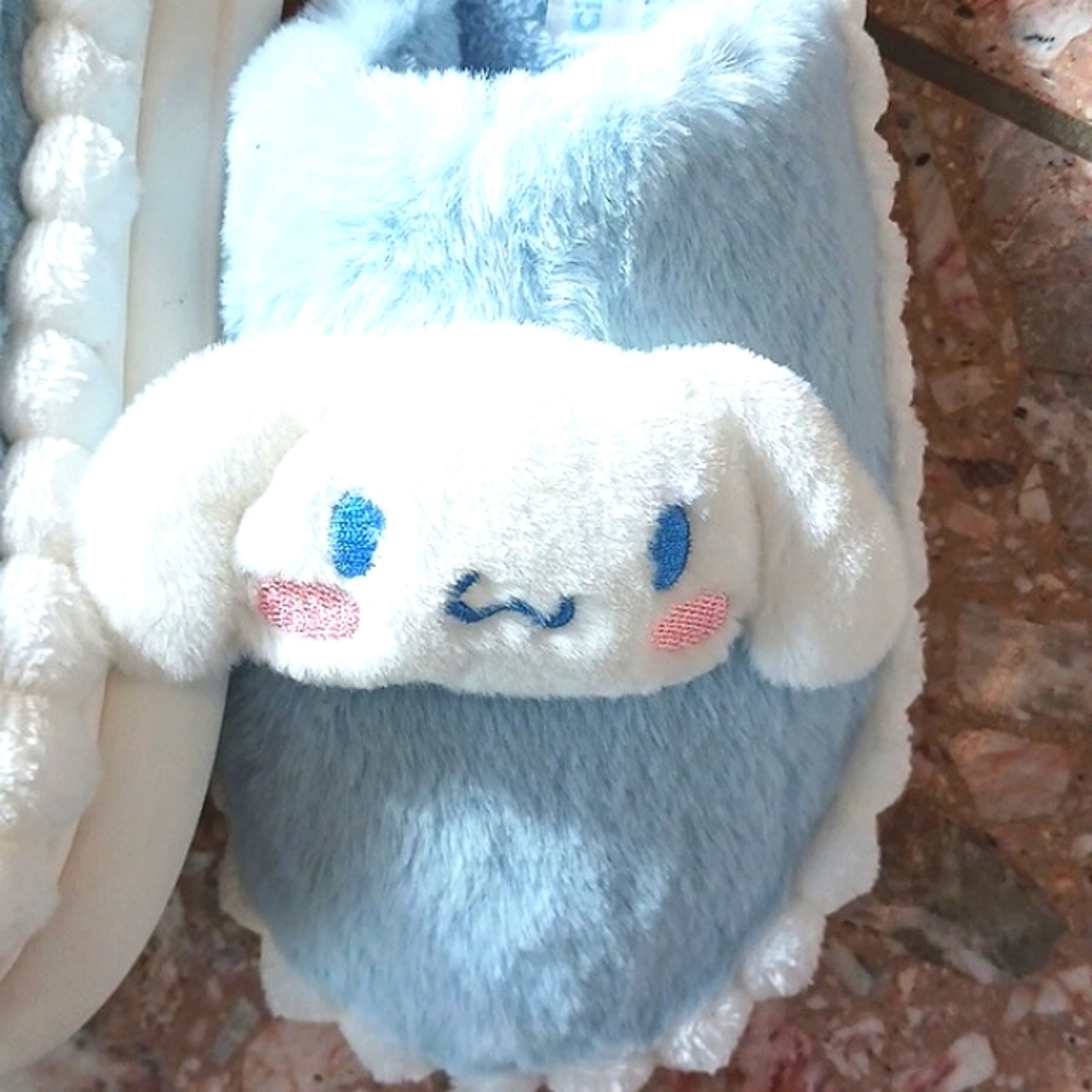 NWOT Cinnamoroll Sanrio Muti-Colored Plush Uniquely Designed Women's Slippers - Picture 7 of 11